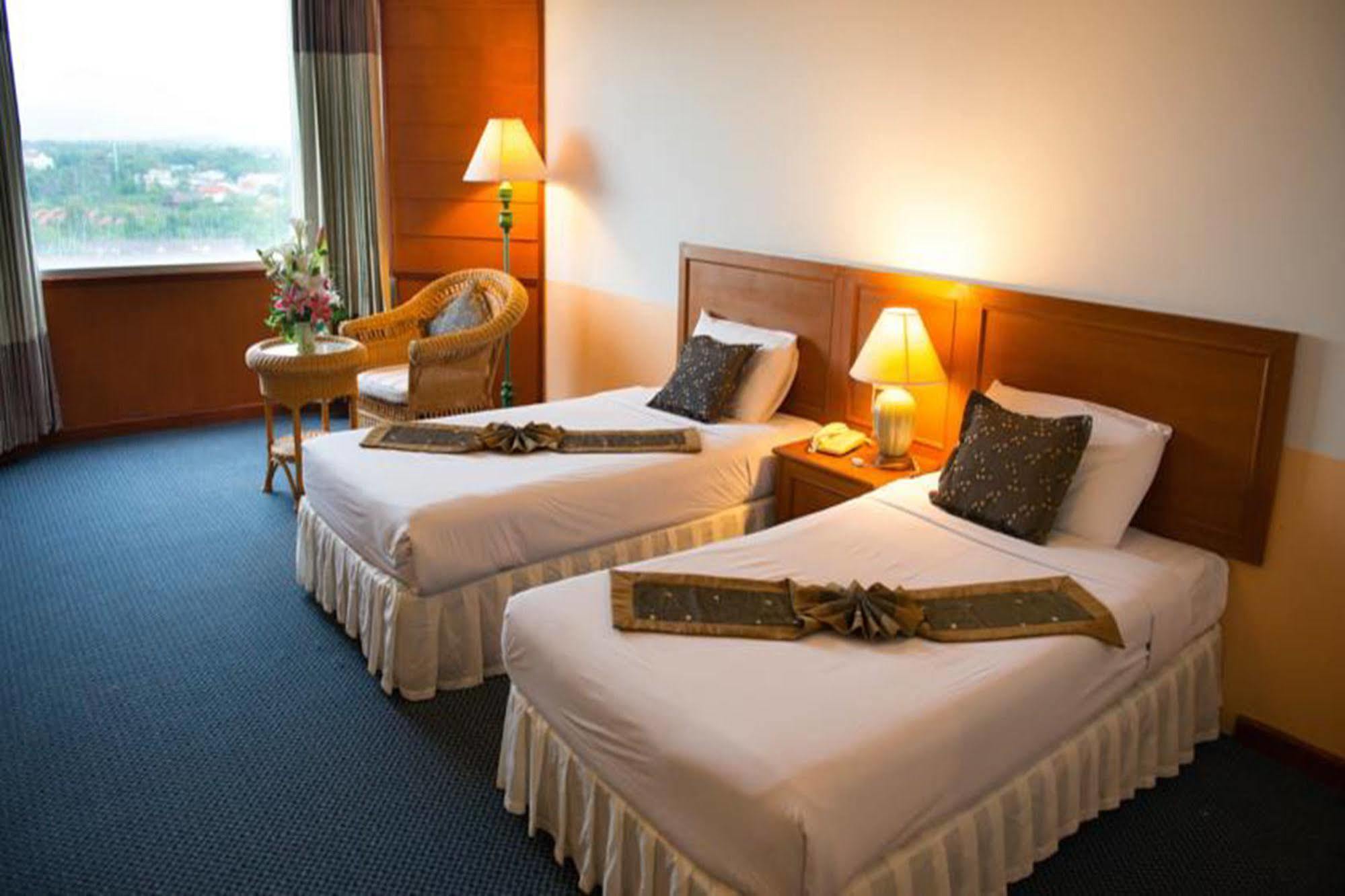 Phayao Gateway Hotel Экстерьер фото
